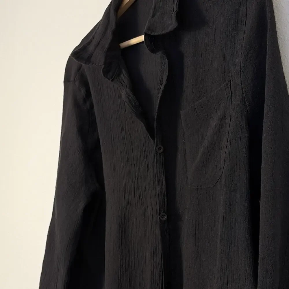 BSUBSEACH Black Solid Woven Collared Button-Up Long Sleeve Rayon Blouse One Size